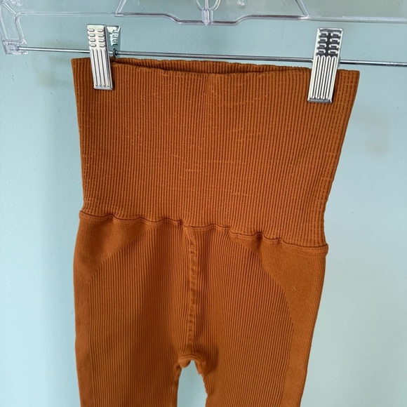 Free People Movement High Waisted Toasted Coconut Rust Orange Leggings Sz XS/S - Picture 2 of 9